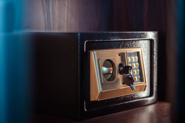Safe-Box